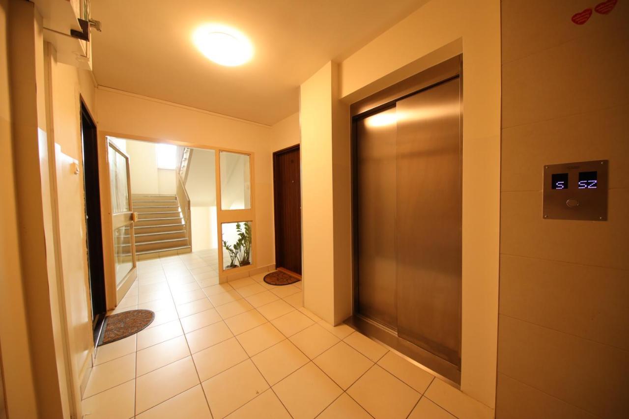 Bronco Apartments วอร์ซอ ภายนอก รูปภาพ